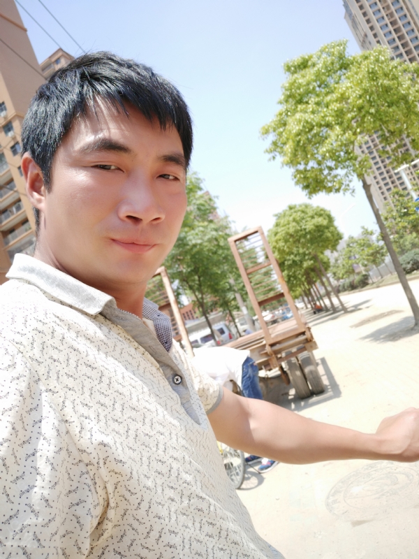 勇哥的第一张照片--济南相亲服务中心