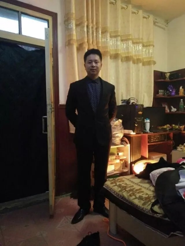 亮亮的第一张照片--济南相亲服务中心