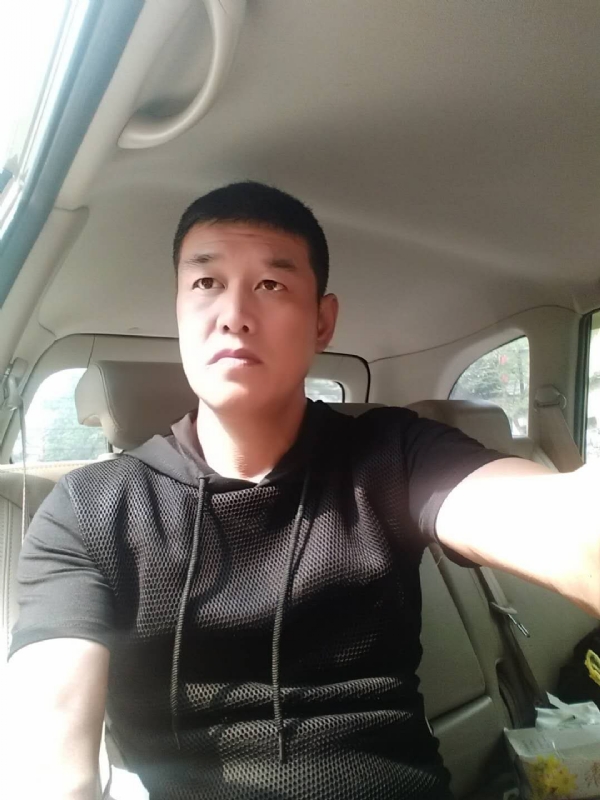 深爱的疯子的第一张照片--济南相亲服务中心