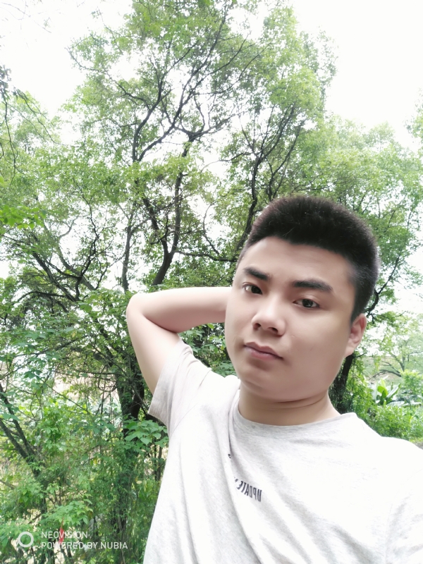 黄帅哥的第一张照片--济南相亲服务中心