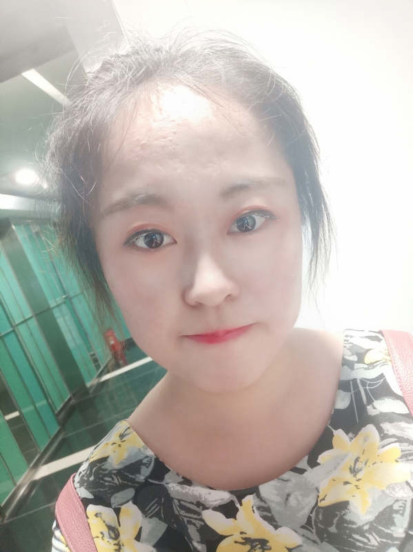 小花伞的第一张照片--济南相亲服务中心