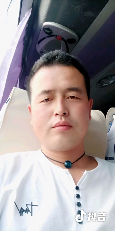 瞬间被爱上的第一张照片--济南相亲服务中心