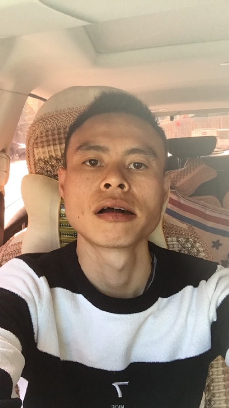 小何的第一张照片--济南相亲服务中心