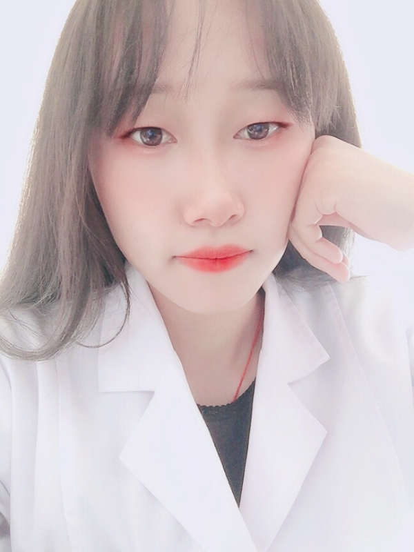 白婚纱的第一张照片--济南相亲服务中心