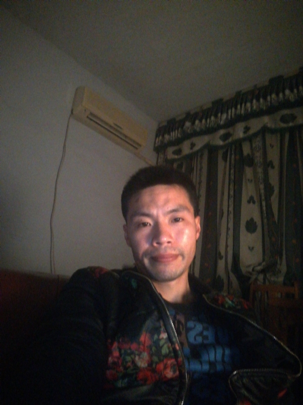 性情男儿的第一张照片--济南相亲服务中心