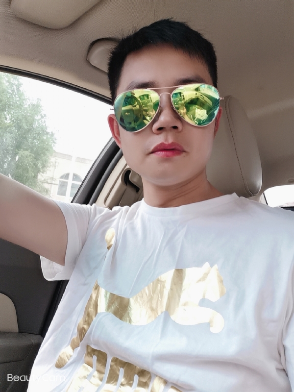奋斗的第一张照片--济南相亲服务中心