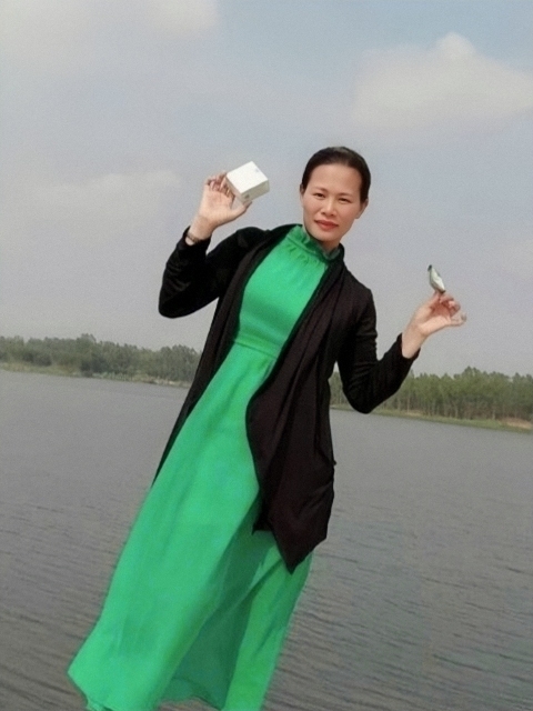 李梅的第三张照片--济南相亲服务中心