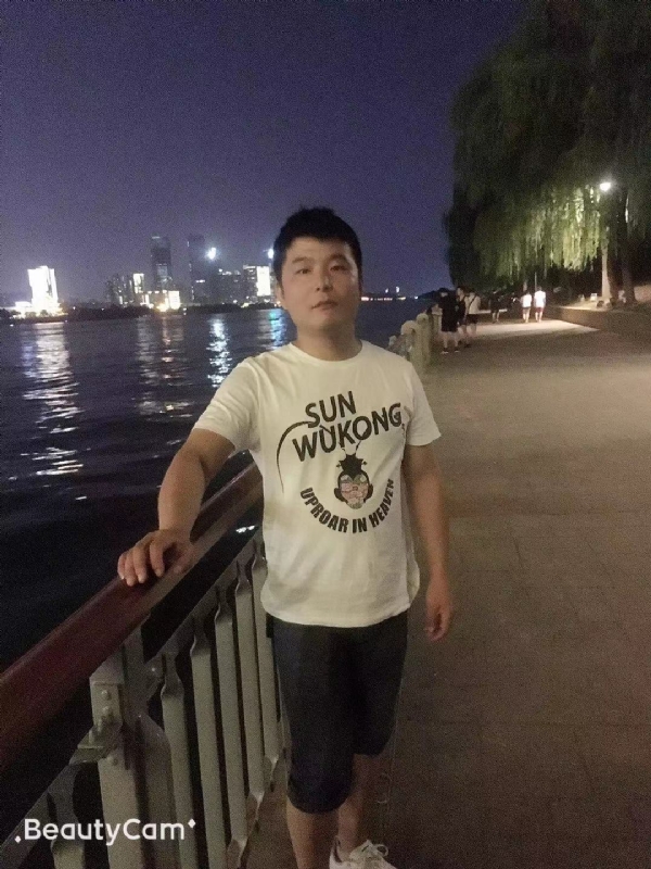 古月的第二张照片--济南相亲服务中心