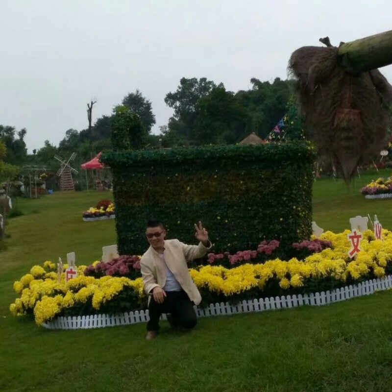 春风里^O^任徜徉的第一张照片--济南相亲服务中心