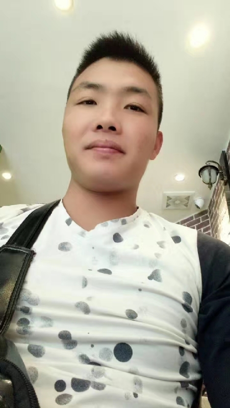 吃生蚝的小乖乖的第一张照片--济南相亲服务中心