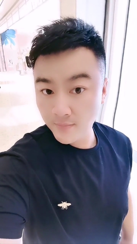 微风徐徐的第一张照片--济南相亲服务中心