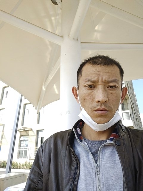 孤狼的第一张照片--济南相亲服务中心