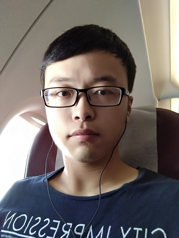 在水一方的第二张照片--济南相亲服务中心