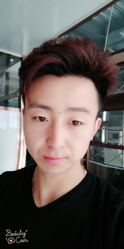 拼命微笑的第三张照片--济南相亲服务中心