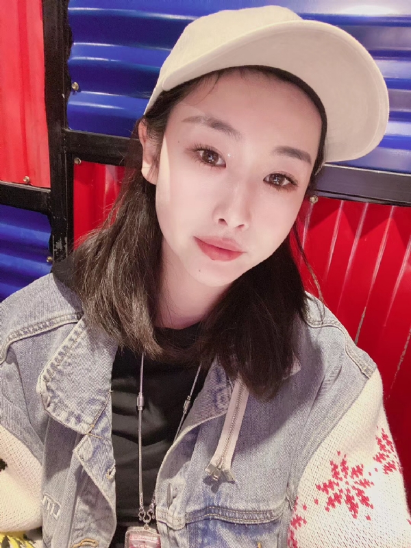 玲珑的第一张照片--济南相亲服务中心