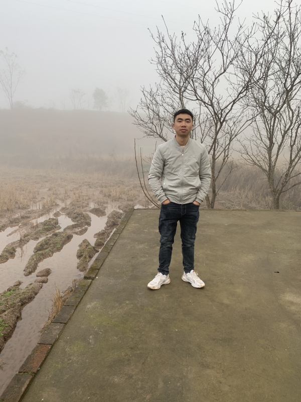 迷路的小猪的第一张照片--济南相亲服务中心