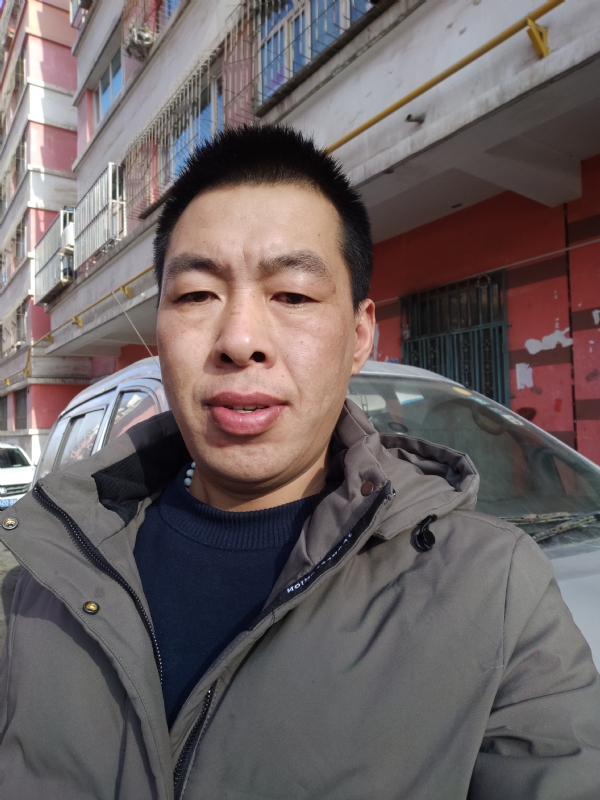 华哥的第二张照片--济南相亲服务中心