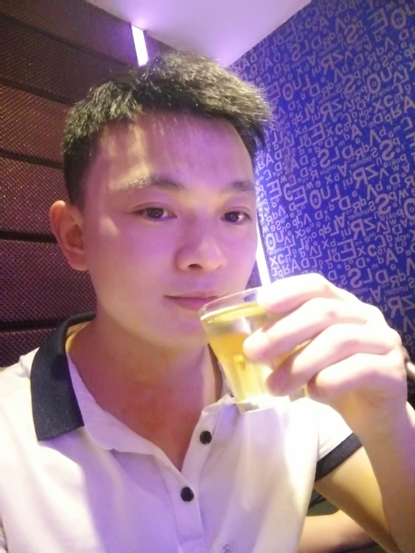 幸福的拥抱的第一张照片--济南相亲服务中心