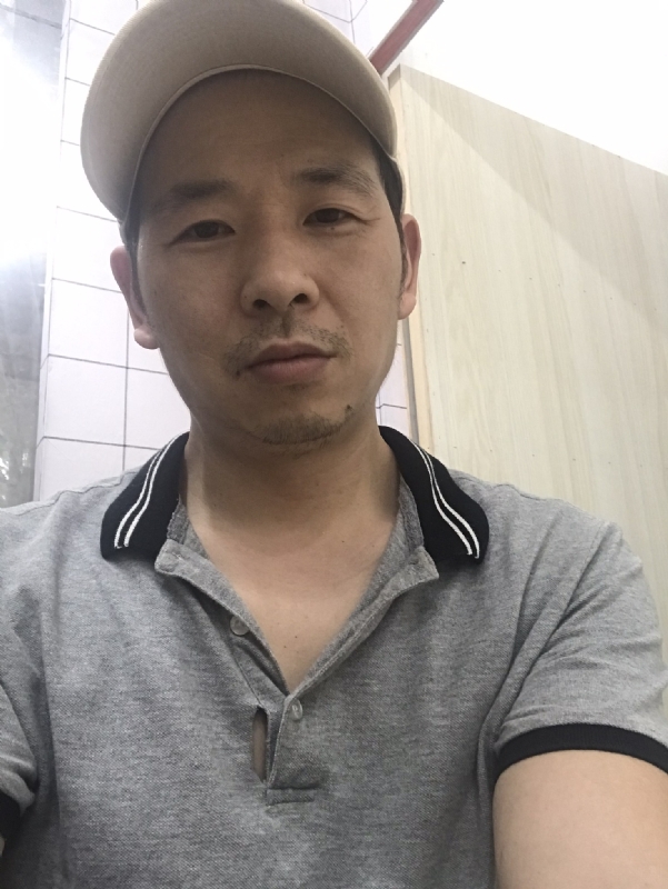 老何的第一张照片--济南相亲服务中心