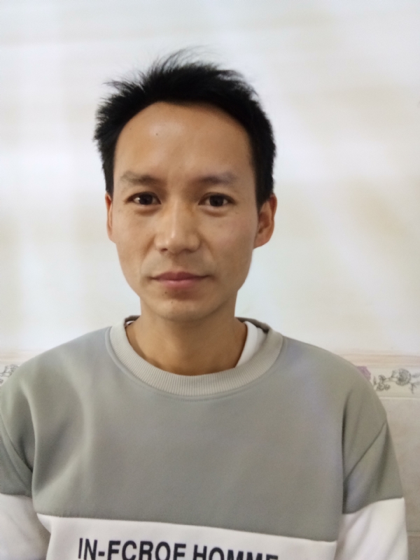 单亲爸爸的第一张照片--济南相亲服务中心
