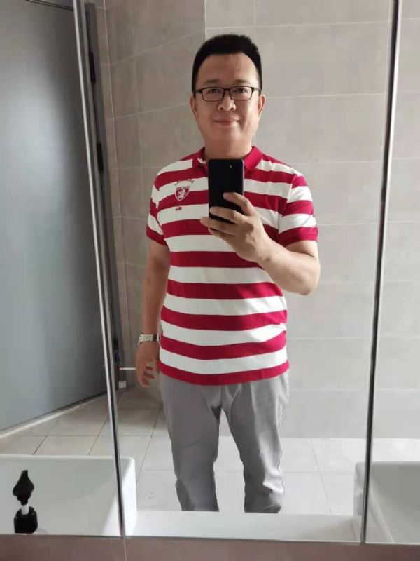 行走的打桩机的第二张照片--济南相亲服务中心