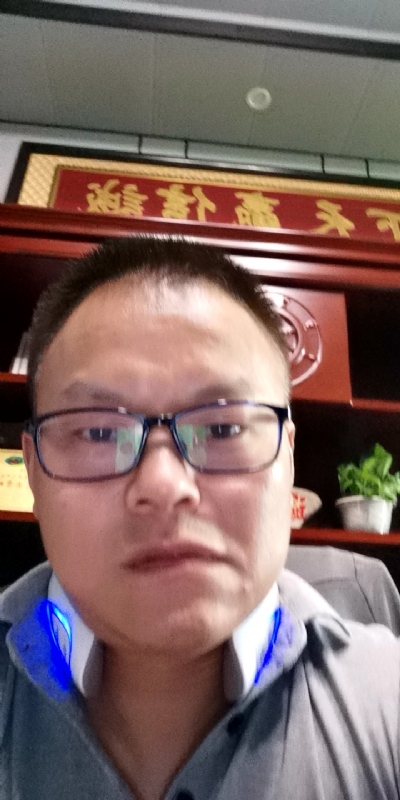 模具工匠的第一张照片--济南相亲服务中心