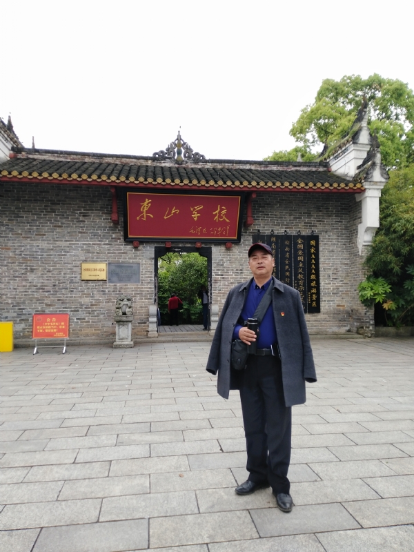 孤独的老帅的第二张照片--济南相亲服务中心