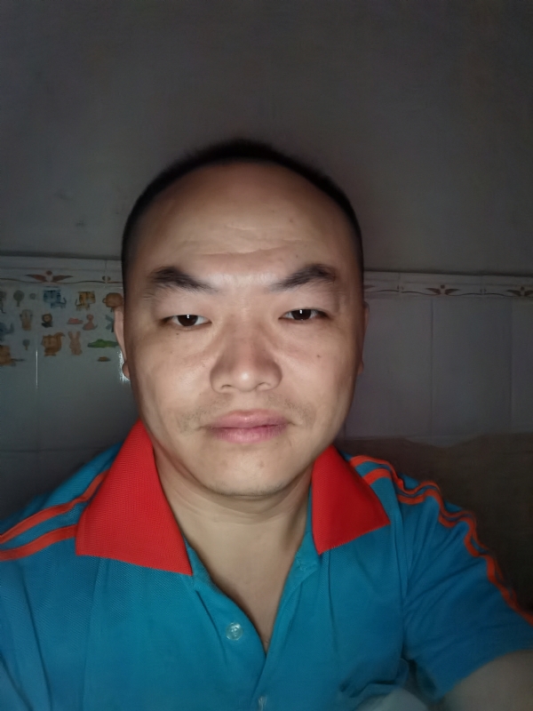 与子携老的第二张照片--济南相亲服务中心