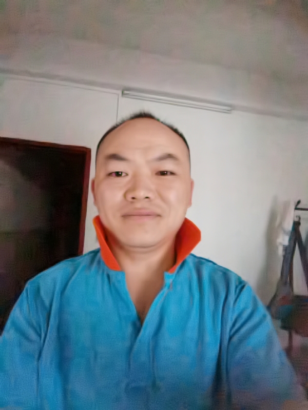 与子携老的第四张照片--济南相亲服务中心