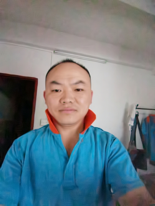 与子携老的第五张照片--济南相亲服务中心