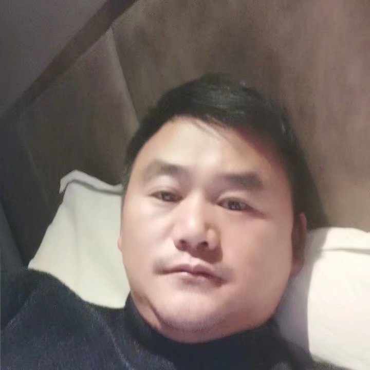 奔跑的第四张照片--济南相亲服务中心
