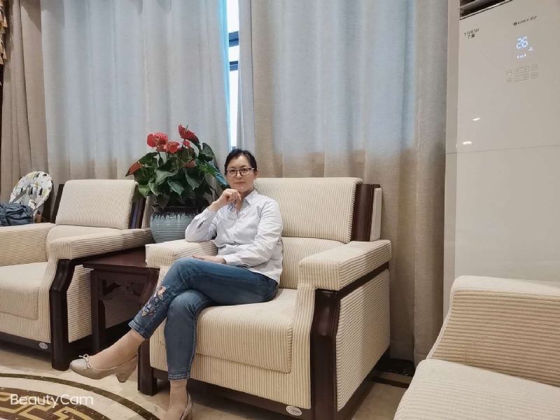 秋水伊人的第一张照片--济南相亲服务中心