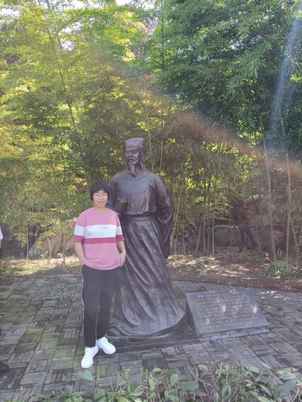 秋天的菊花的第一张照片--济南相亲服务中心
