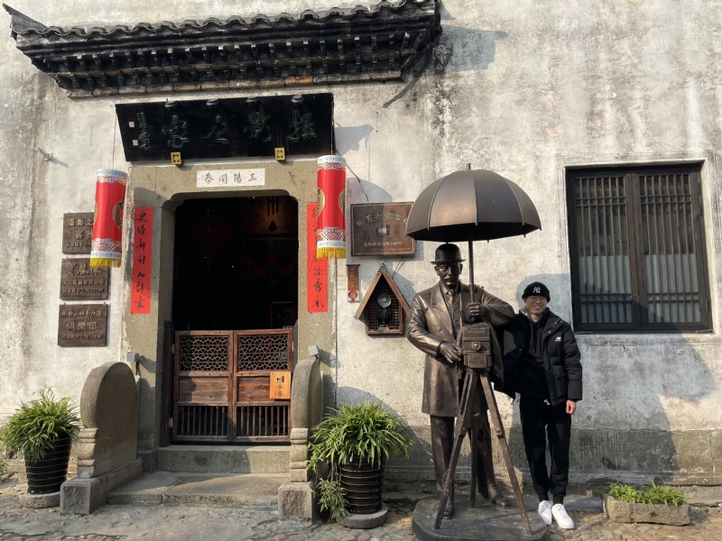 喝可乐的猫的第一张照片--济南相亲服务中心