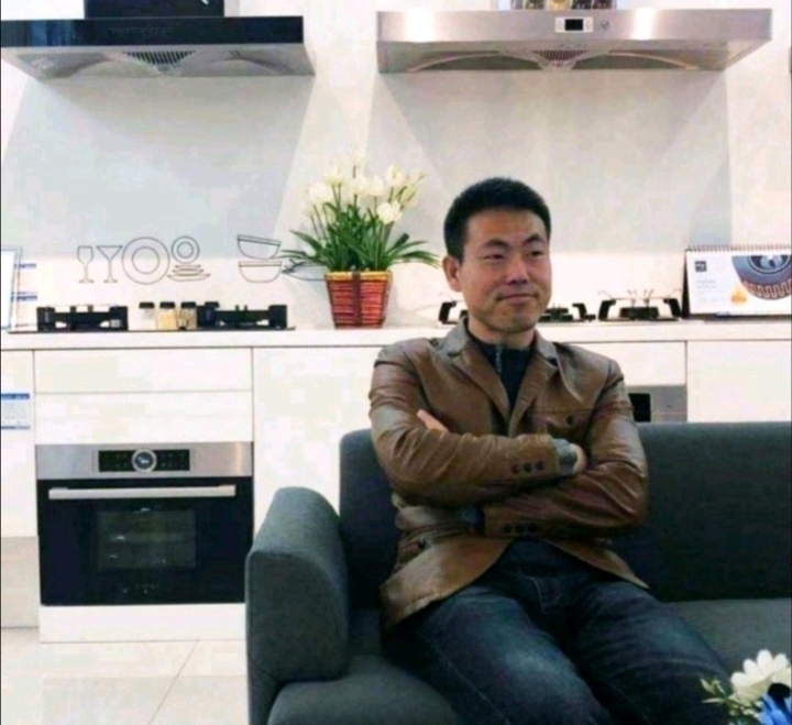 奋斗的执着的第一张照片--济南相亲服务中心