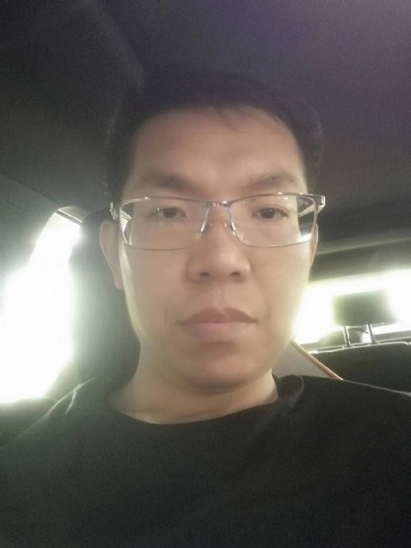 小黑包的第一张照片--济南相亲服务中心