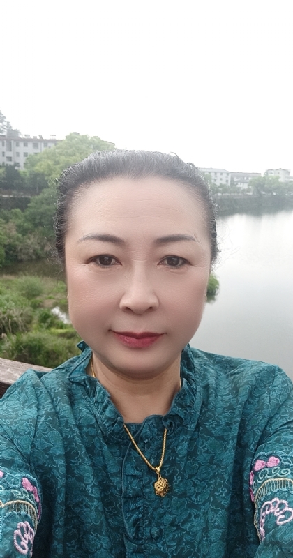 雨中情的第一张照片--济南相亲服务中心