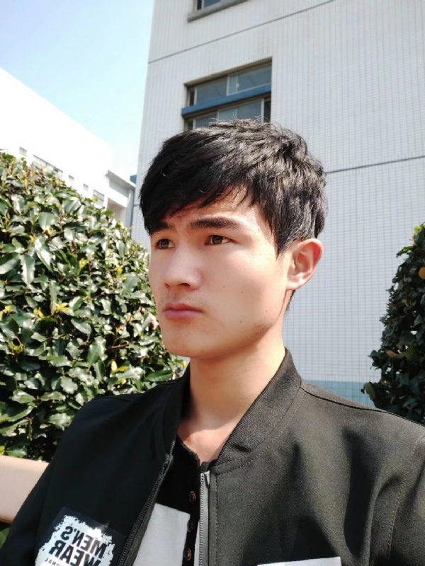 阳光男孩的第四张照片--济南相亲服务中心