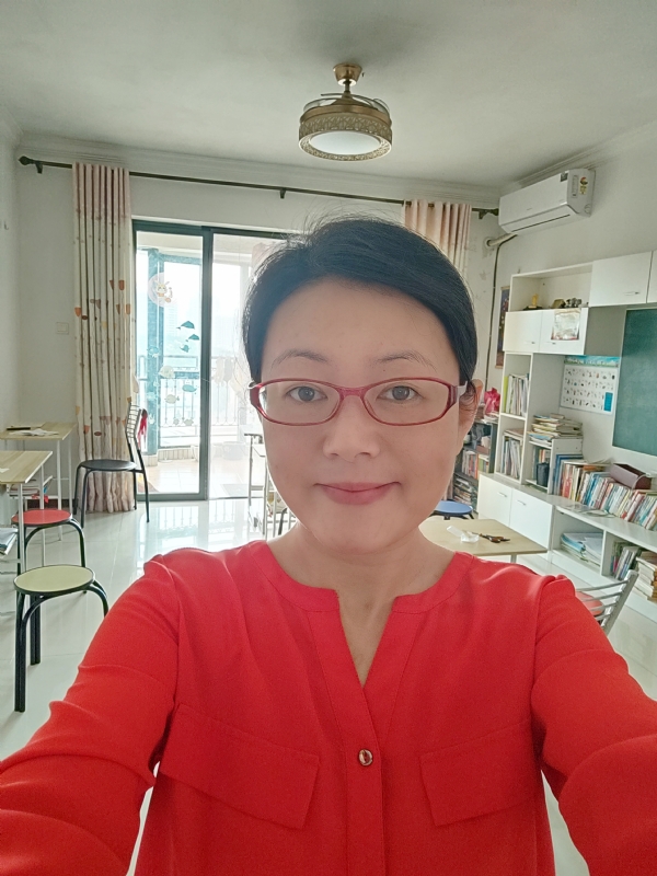 丽华的第二张照片--济南相亲服务中心