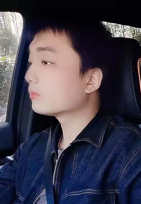 凉锦年的第一张照片--济南相亲服务中心