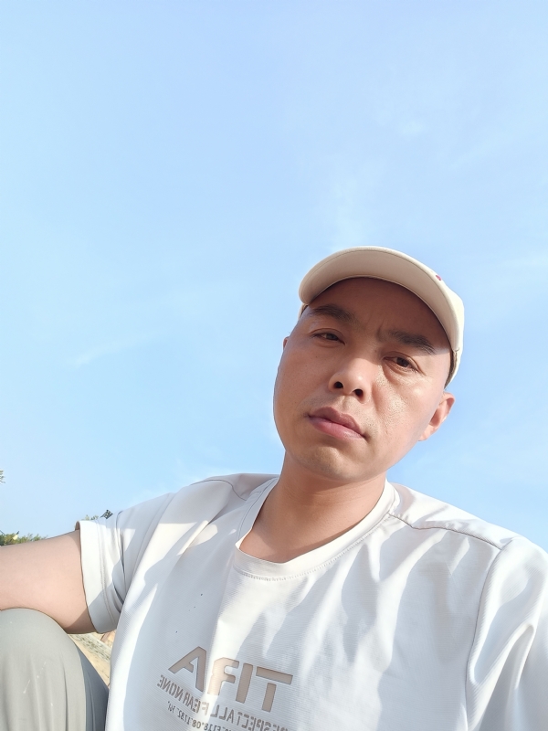 哥哥的第一张照片--济南相亲服务中心