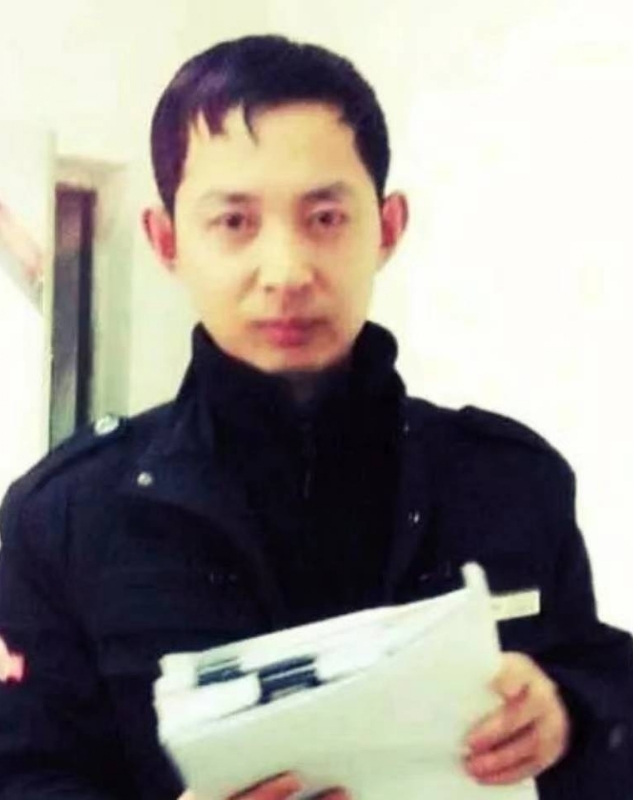 风雨中有你的第一张照片--济南相亲服务中心