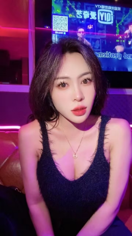 素素可月的第一张照片--济南相亲服务中心
