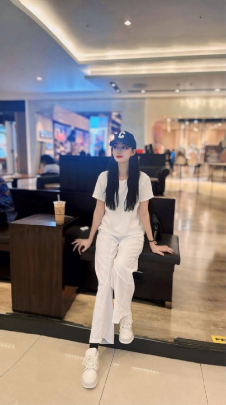 卖火柴的小女孩的第一张照片--济南相亲服务中心