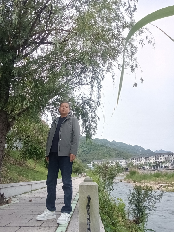 飞雪飘零的第一张照片--济南相亲服务中心
