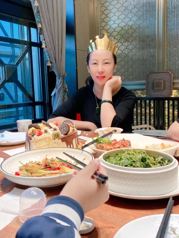 红红的第二张照片--济南相亲服务中心