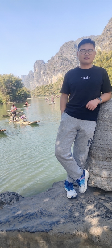 受过伤的狼的第二张照片--济南相亲服务中心