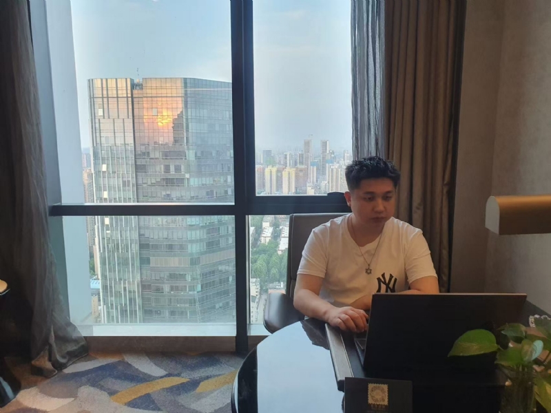 ying的第一张照片--济南相亲服务中心