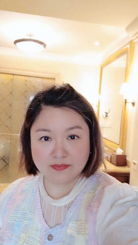 衎静玲瓏的第一张照片--济南相亲服务中心
