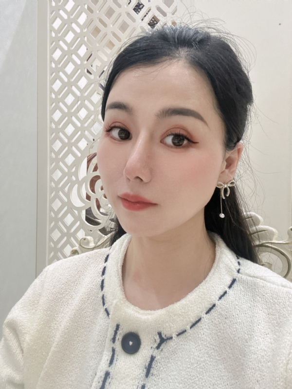 金莉的第一张照片--济南相亲服务中心